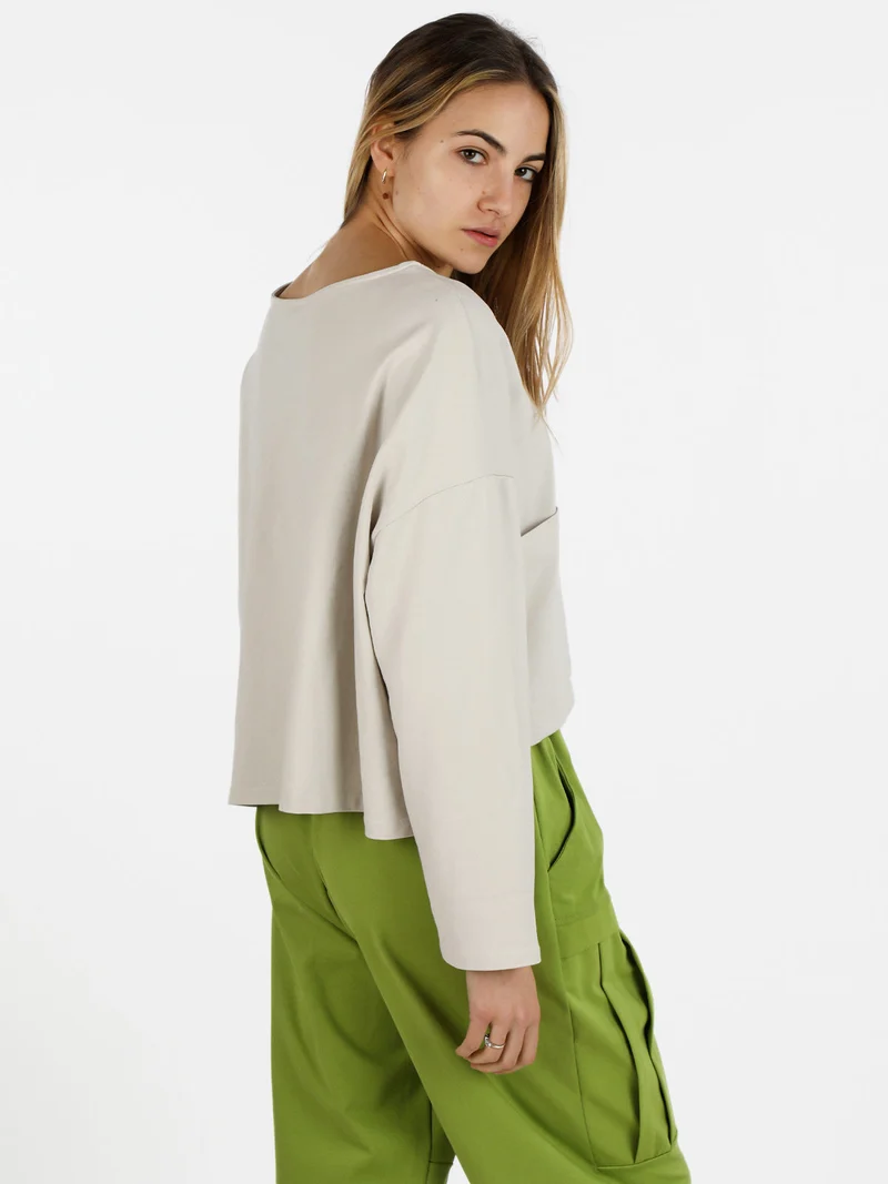 T-shirt cropped da donna con tasca - beige