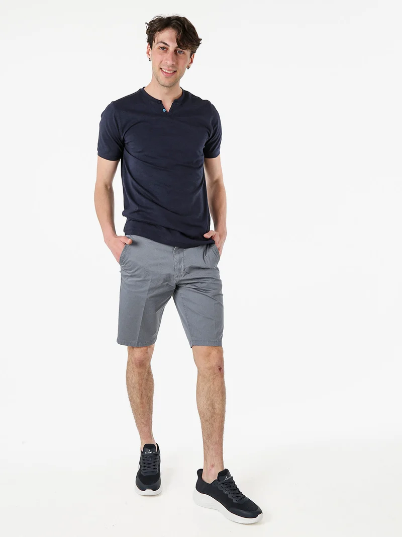 T-shirt da uomo in cotone con bottoncini - blu scuro
