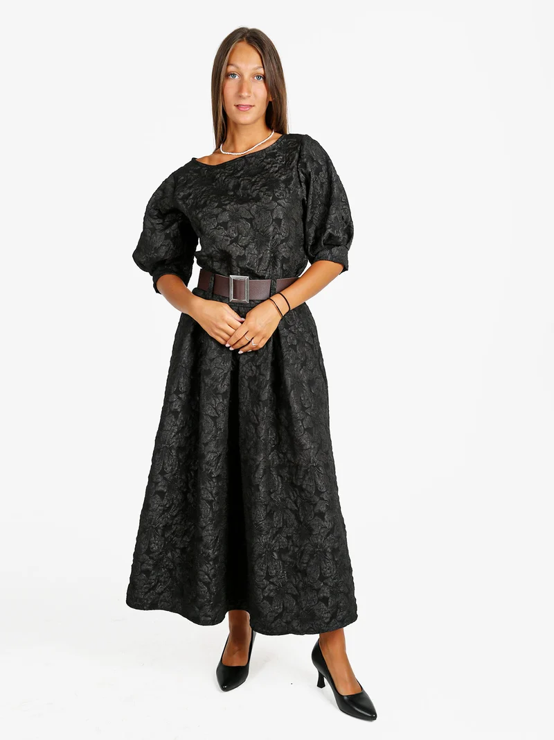 Blusa donna con ricami e maniche corte a palloncino - nero