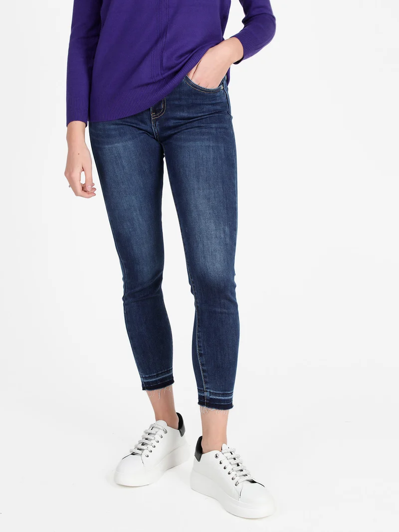 Jeans donna slim fit con finale in taglio laser - jeans