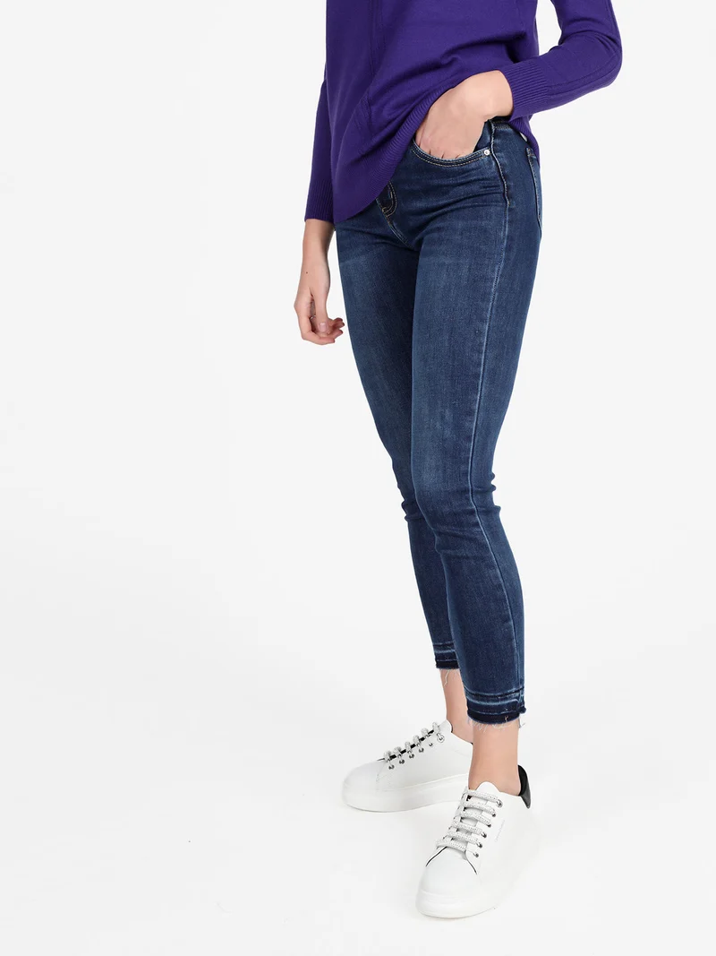 Jeans donna slim fit con finale in taglio laser - jeans