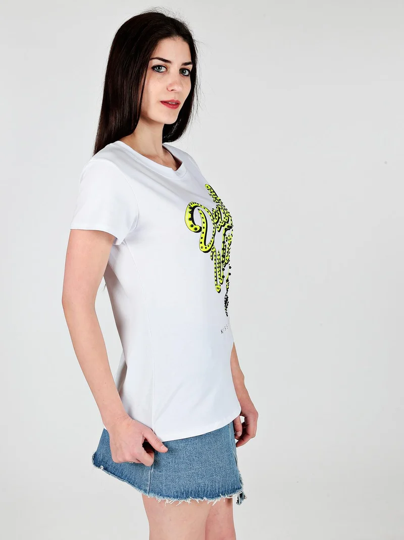 T-shirt girocollo con borchie e strass - verde