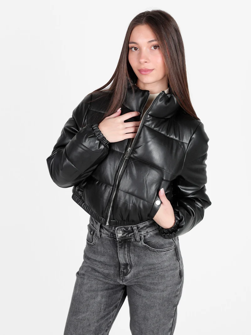 Piumino puffer cropped da donna in ecopelle - nero