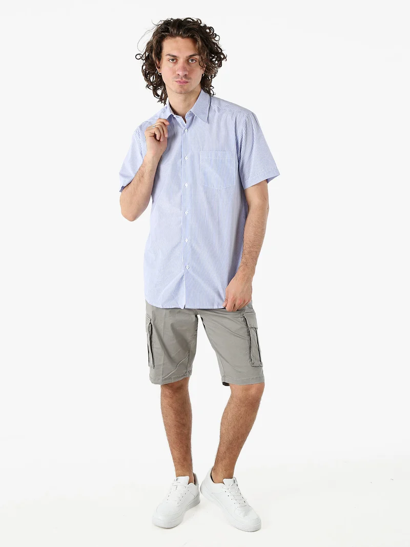 Camicia da uomo rigata a maniche corte con taschino - blu