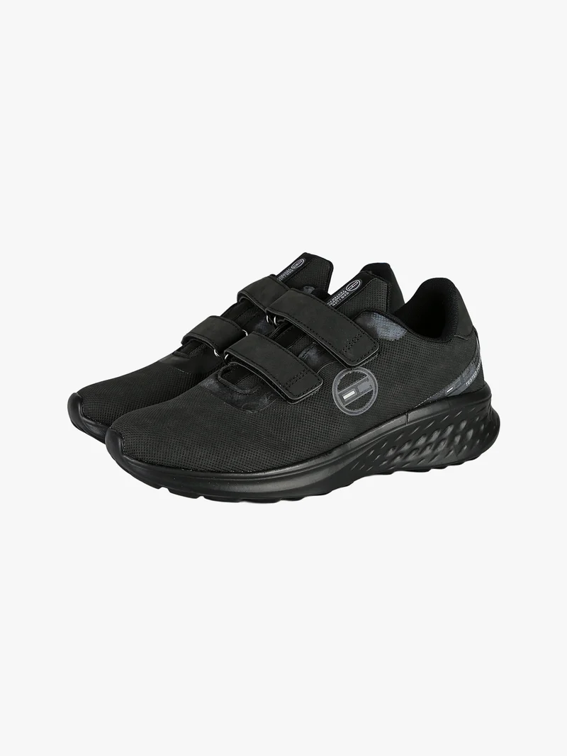 Sneakers da uomo con strappi - nero