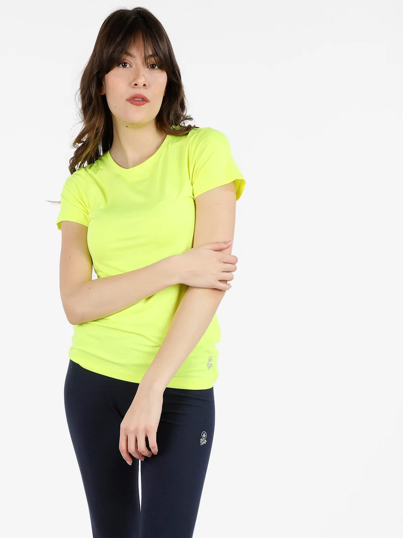 T-shirt sportiva da donna in tessuto tecnico - giallo