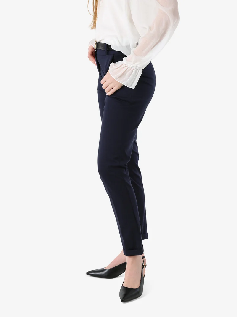 Pantaloni donna a gamba dritta con risvolto sul finale e cintura - blu scuro