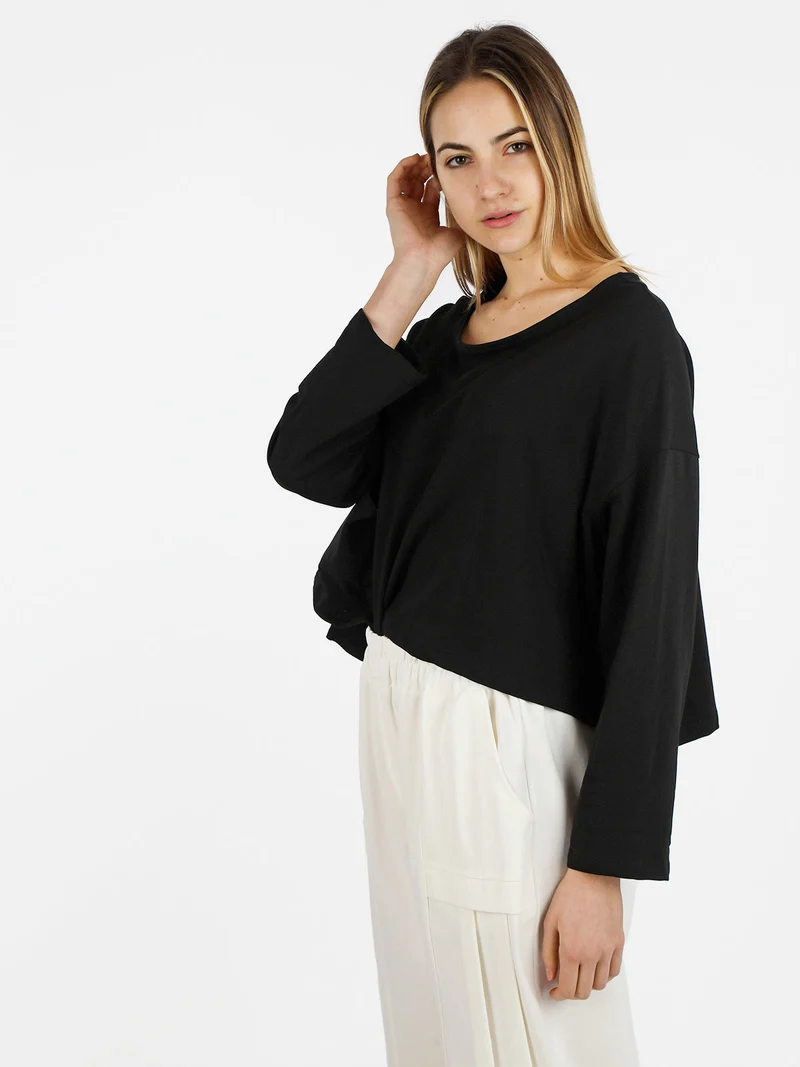 T-shirt cropped da donna con tasca - nero