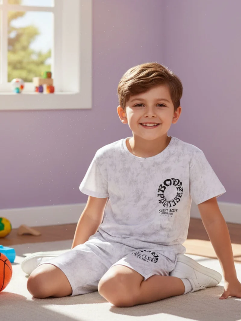 Completo corto da bambino con t-shirt e bermuda - grigio