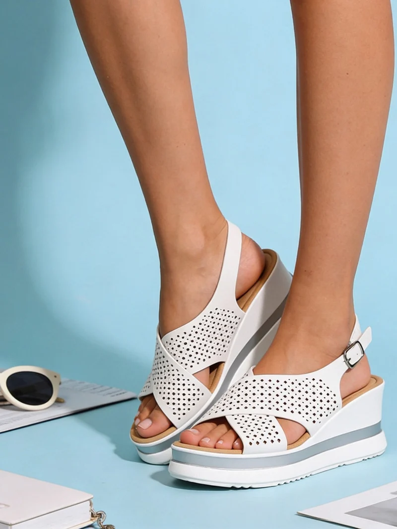 Sandali donna con fasce intrecciate e zeppa - bianco