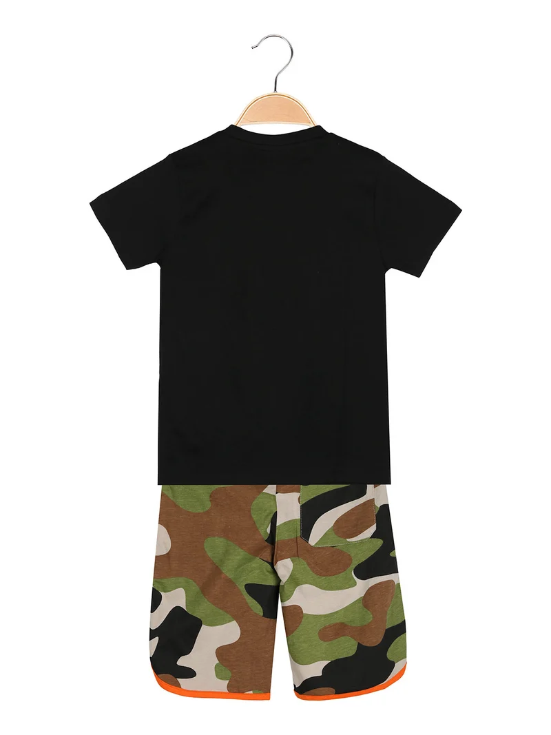 Completo corto da bambino in cotone con t-shirt e bermuda mimetici - nero