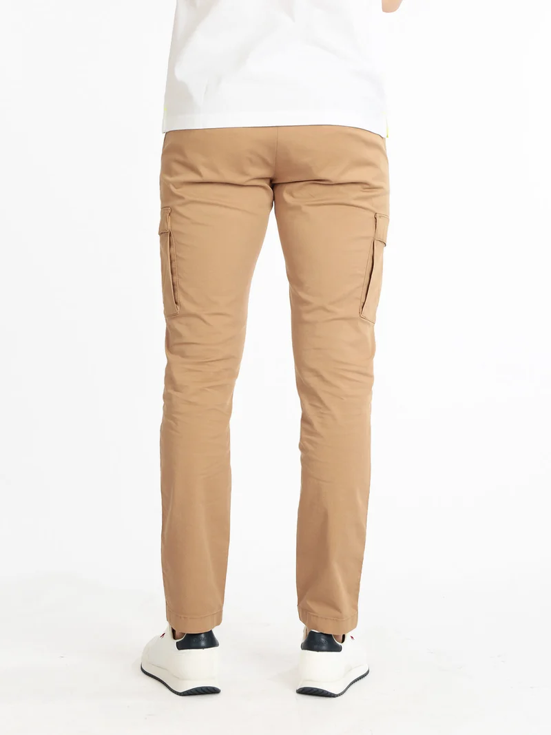 Pantaloni cargo da uomo con tasconi - cammello