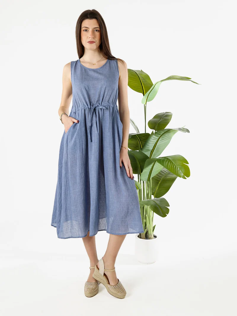 Abito lungo da donna smanicato in misto cotone - blu