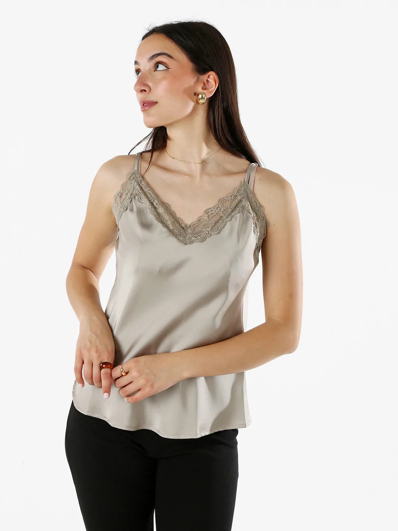 Top donna effetto raso con scollo in pizzo e spalline strette - taupe