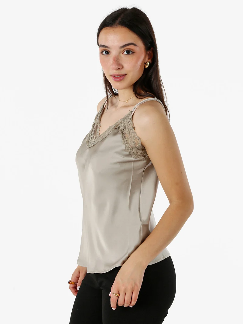 Top donna effetto raso con scollo in pizzo e spalline strette - taupe