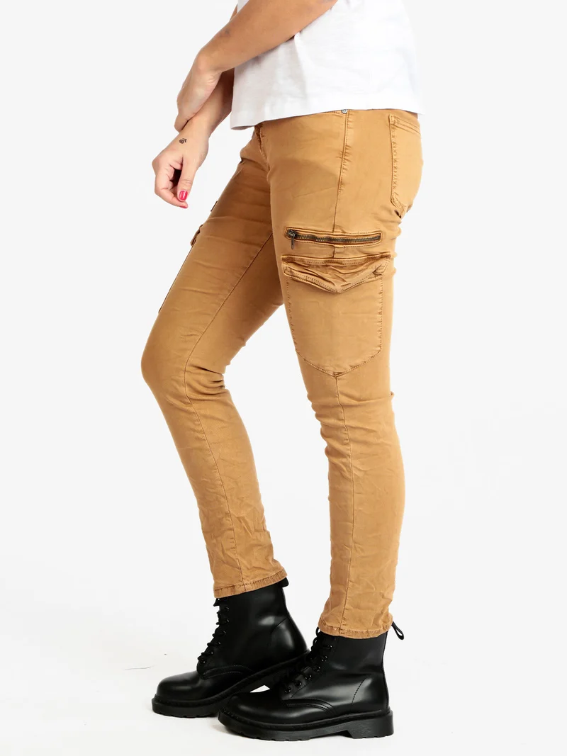Pantaloni donna effetto stropicciato - cammello