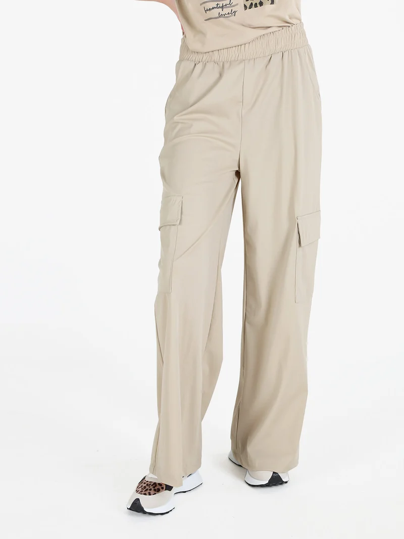 Pantaloni da donna cargo a gamba larga - sabbia