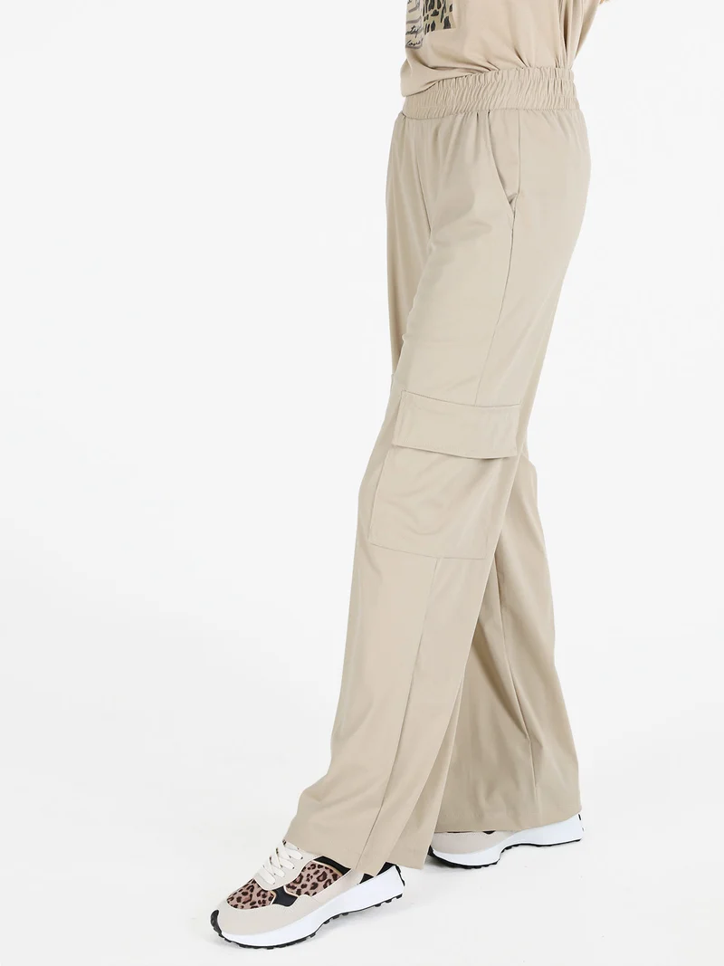 Pantaloni da donna cargo a gamba larga - sabbia