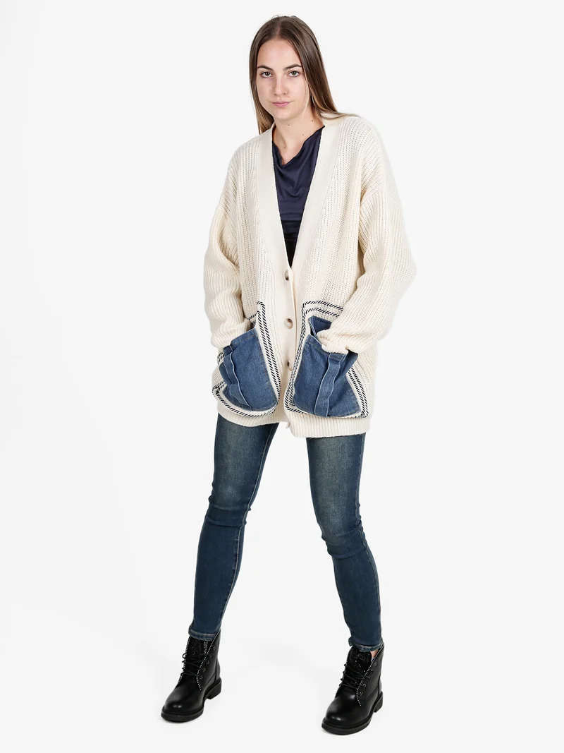 Cardigan donna ovesize in maglia con tasche in jeans - panna