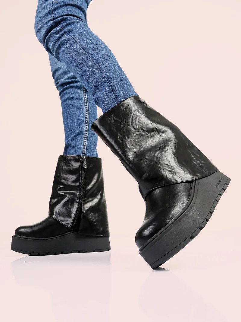 Stivaletti donna con zeppa platform - nero