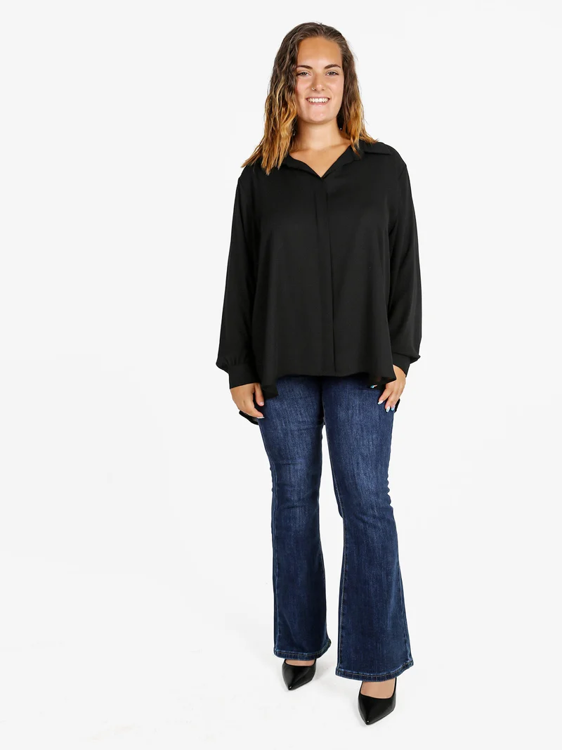 Camicia donna a maniche lunghe con scollo a V linea curvy - nero