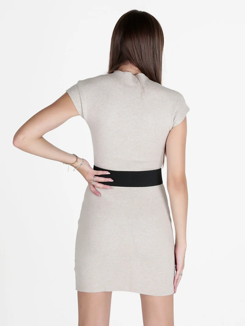Vestito mini da donna in maglia senza maniche - beige