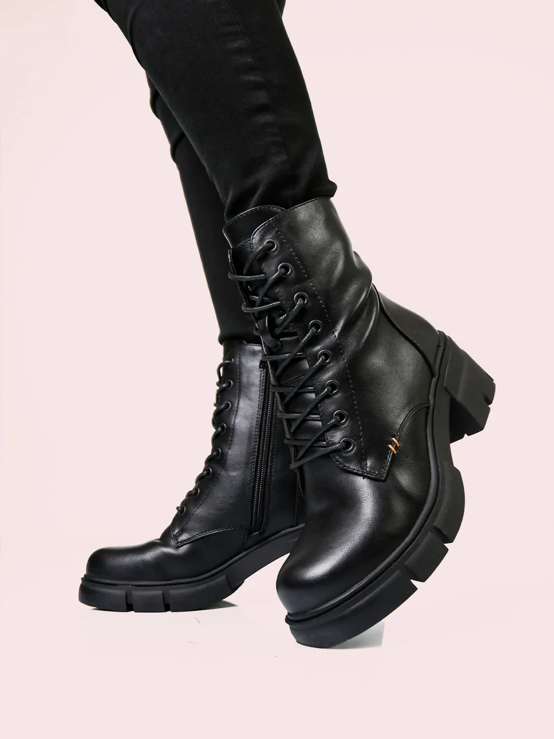 Anfibi donna chunky con lacci e zip - nero