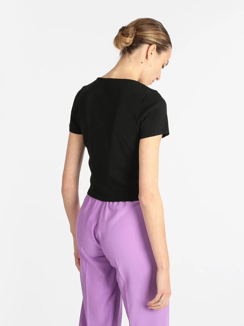 T-shirt manica corta donna a costine - nero