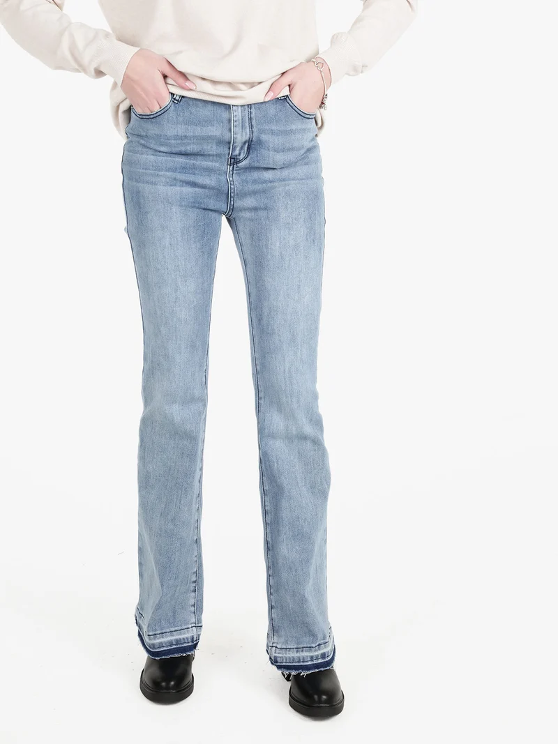 Jeans donna a zampa con finale sfrangiato - jeans