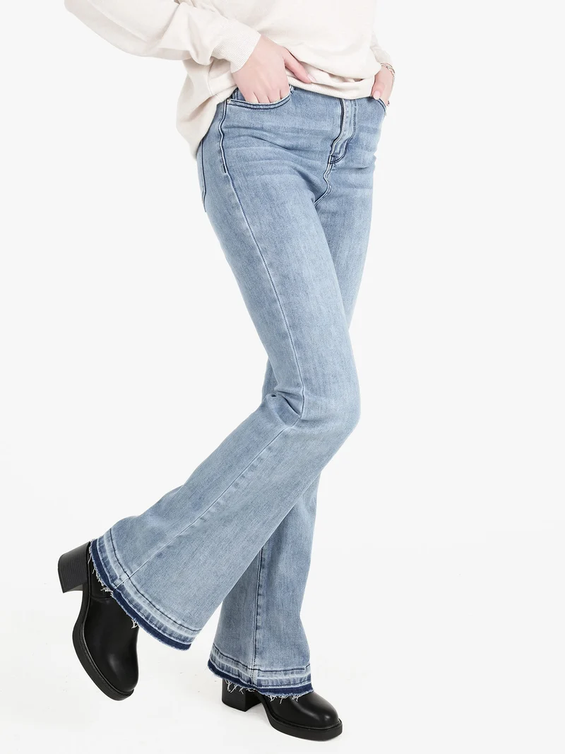 Jeans donna a zampa con finale sfrangiato - jeans