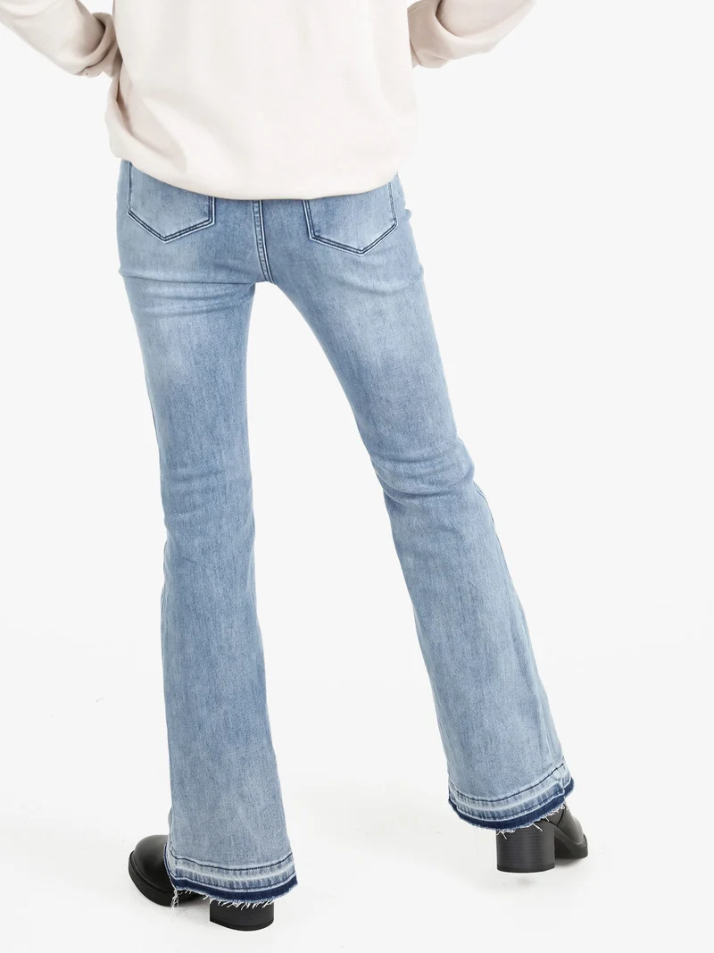 Jeans donna a zampa con finale sfrangiato - jeans