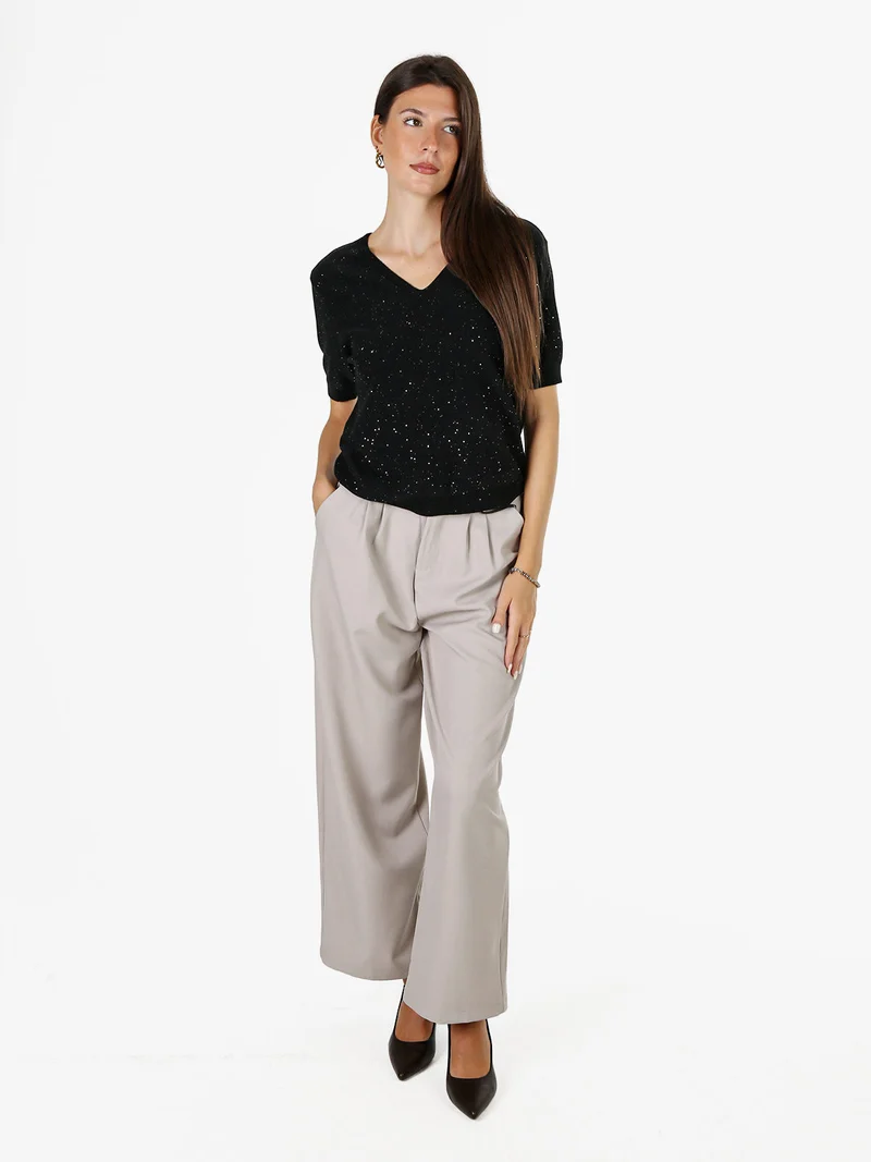 Maglia donna a maniche corte con scollo a V e mini paillettes - nero