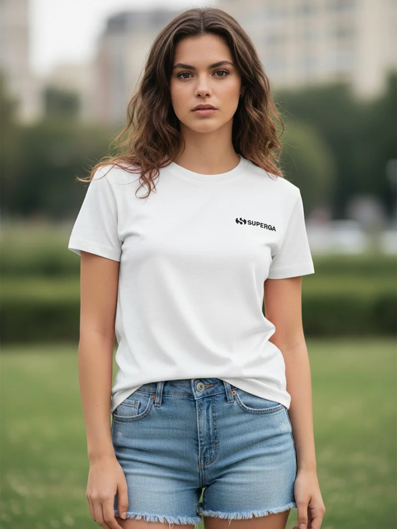 Superga T-shirt girocollo da donna in cotone con logo - bianco