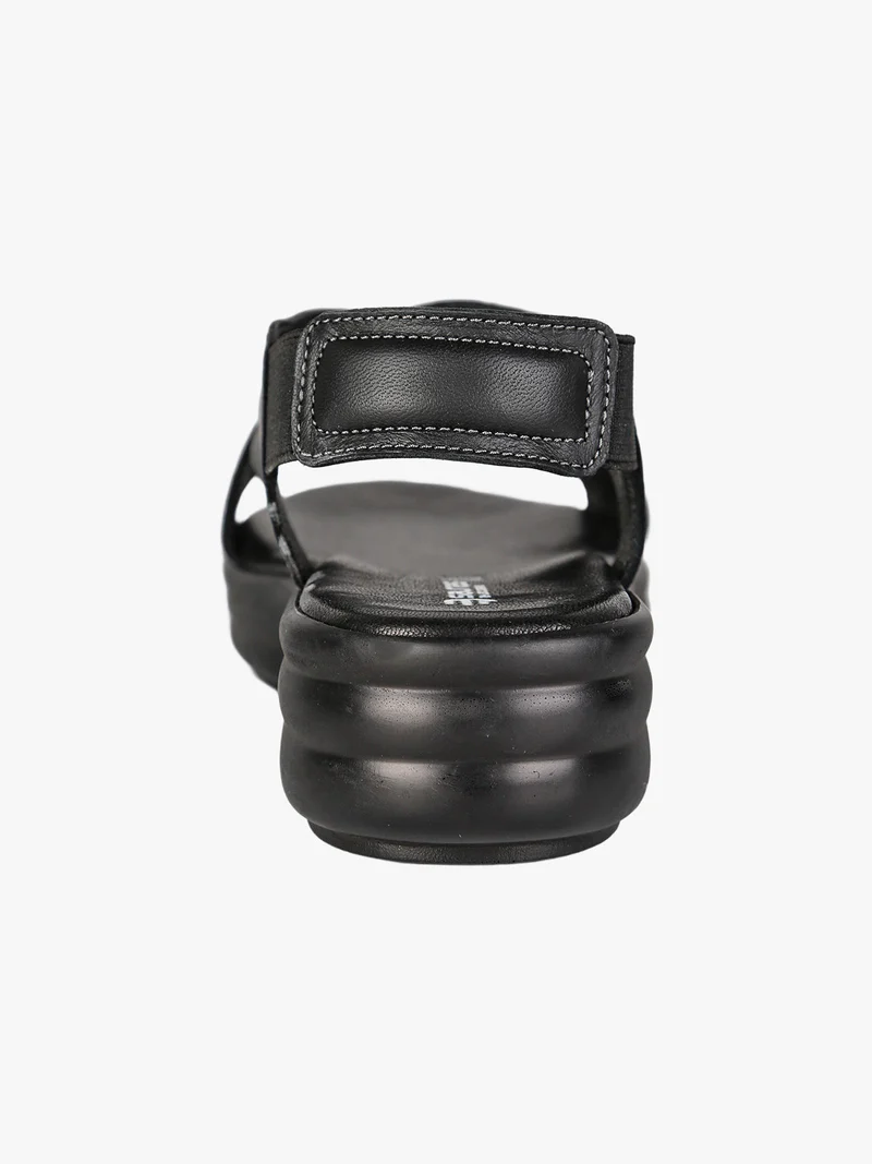 Sandali in pelle da donna con cinturino elastico e zeppa - nero