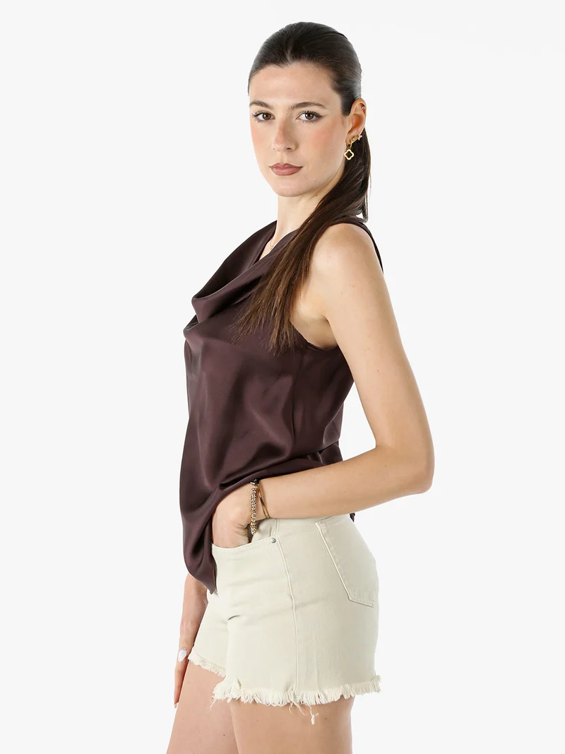 Top donna smanicato con scollo a cascata in tessuto effetto raso - moro