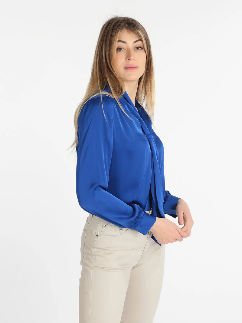 Blusa donna in raso con cravatta - blu