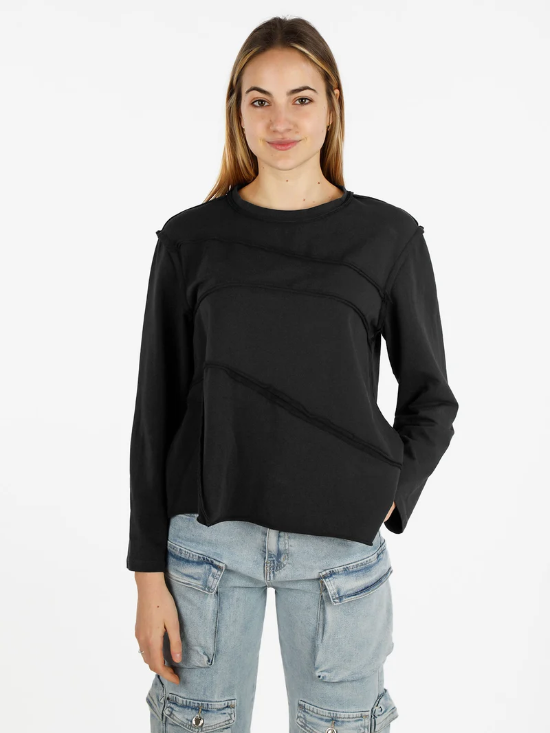 T-shirt donna oversize a manica lunga in cotone - nero