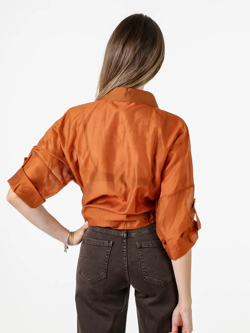 Camicia donna oversize annodata sul fondo a maniche corte - cuoio