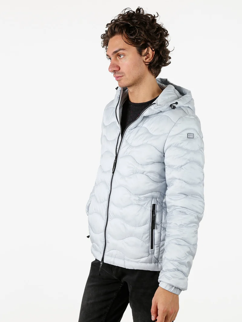 Piumino leggero da uomo con cappuccio e zip - perla