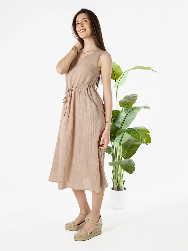 Abito lungo da donna smanicato in misto cotone - beige