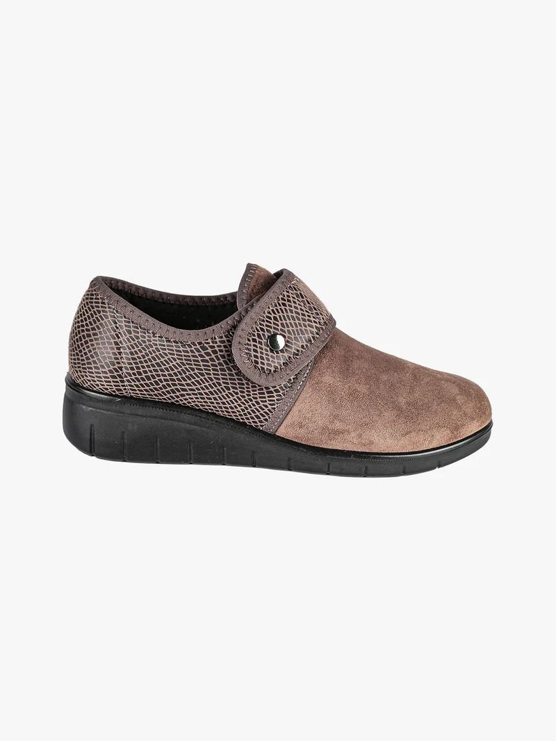 Mocassini donna scamosciati con zeppa e cinturino a strappo - khaki