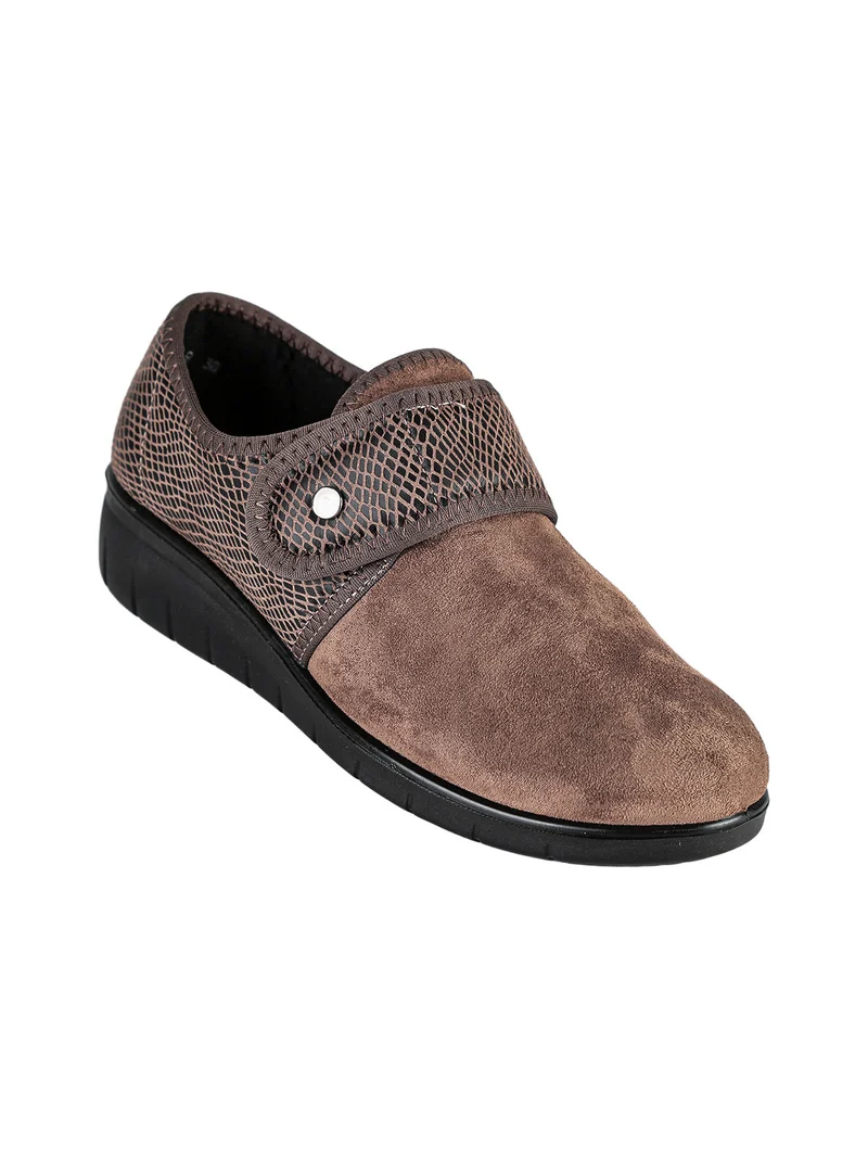 Mocassini donna scamosciati con zeppa e cinturino a strappo - khaki