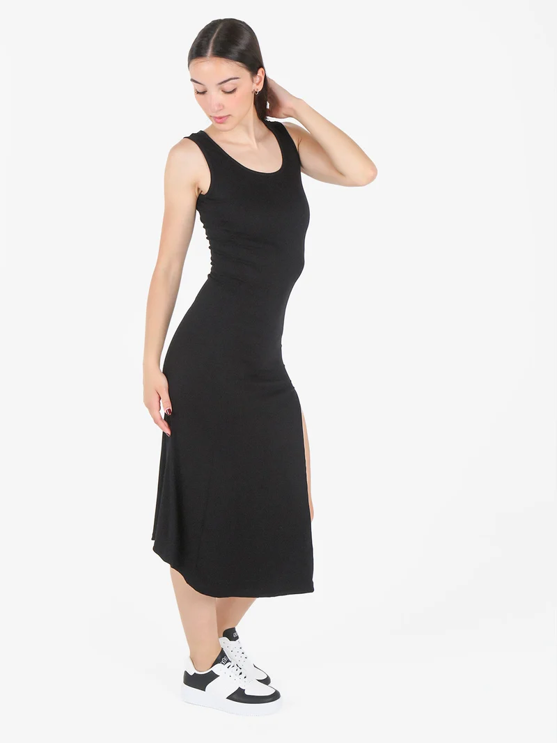 Vestito donna smanicato a costine con spacco - nero