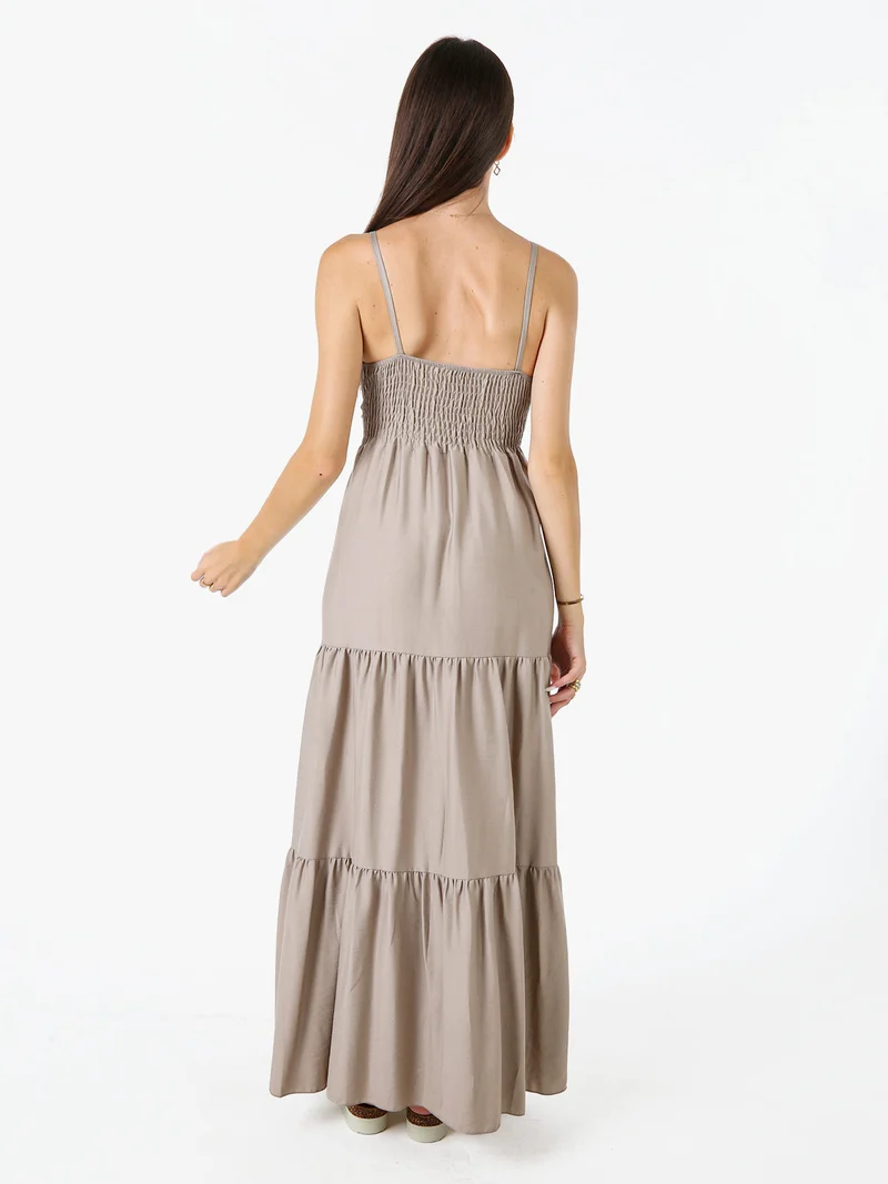 Abito lungo da donna con scollo a cuore e spalline sottili - fango