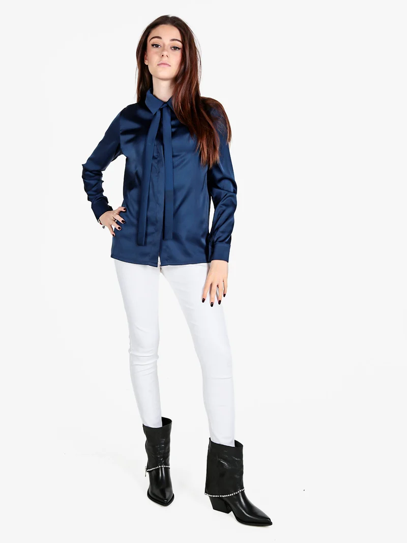 Camicia donna effetto raso con cravattino - blu scuro