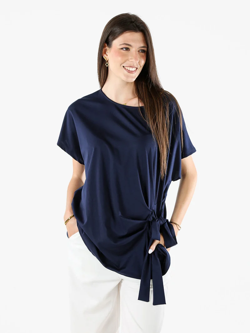 Maxi blusa da donna con fiocco laterale - blu scuro