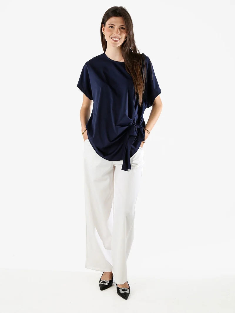 Maxi blusa da donna con fiocco laterale - blu scuro