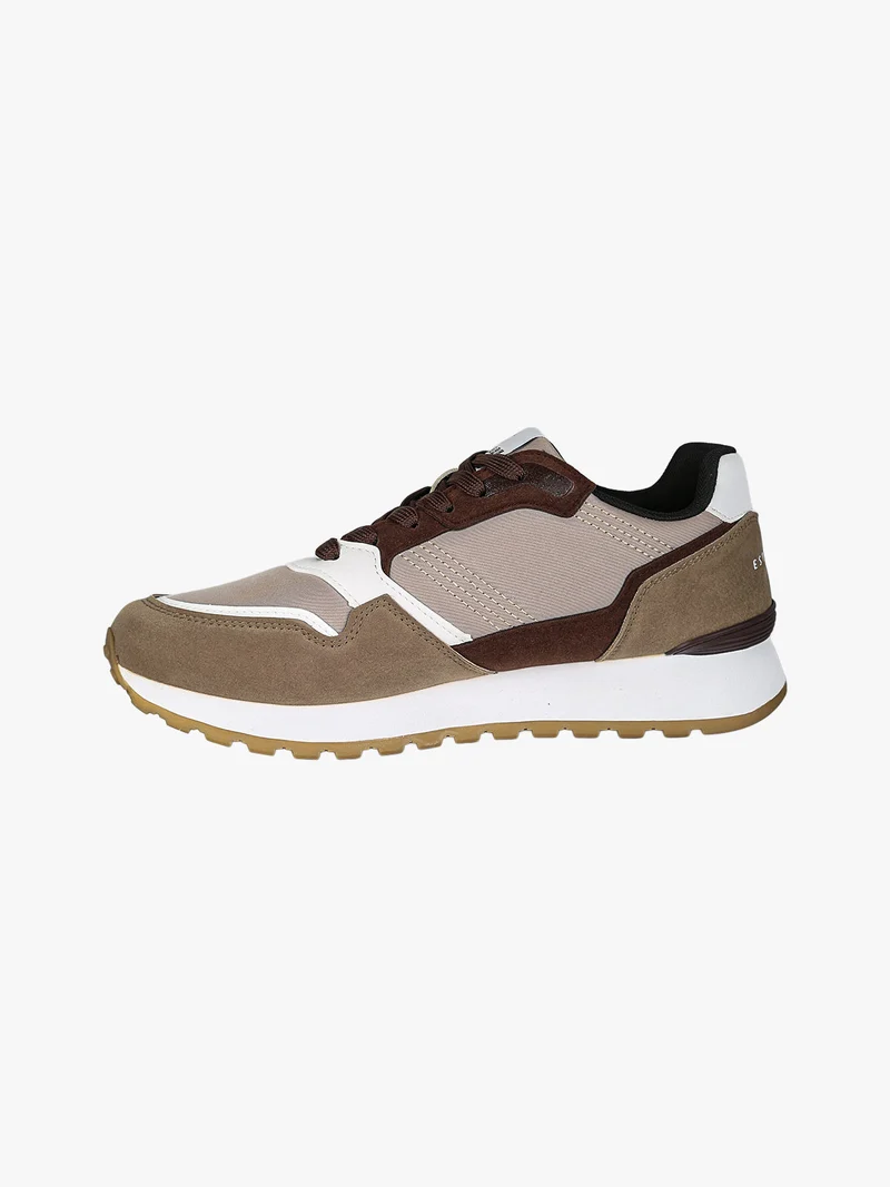 Sneakers stringate da uomo con platform - marrone