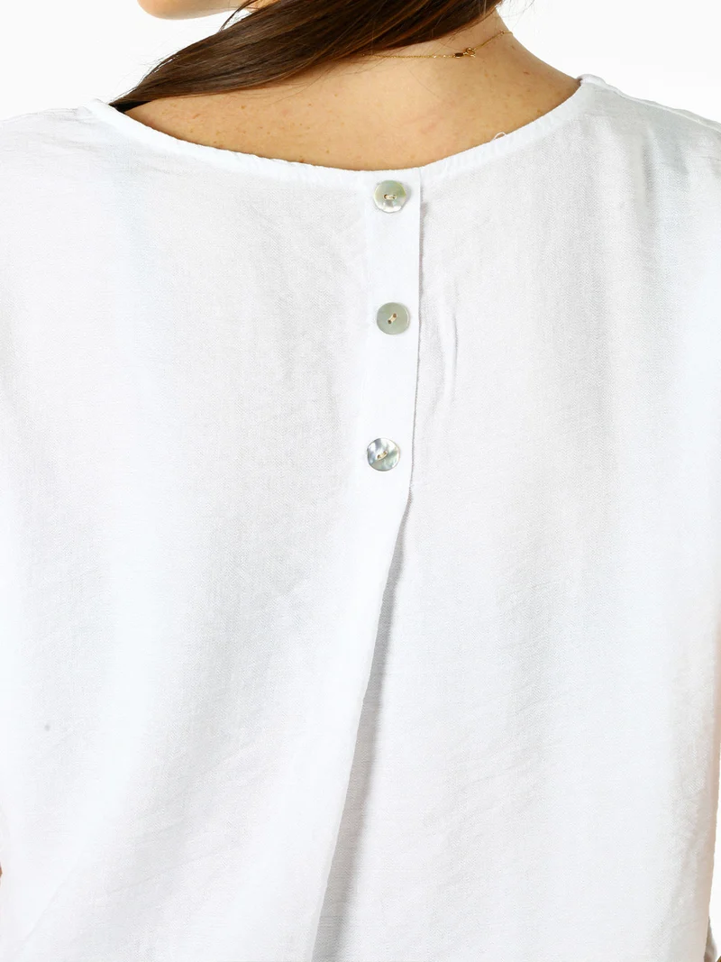 Blusa donna in viscosa a maniche corte con bottoni decorati sul retro - bianco