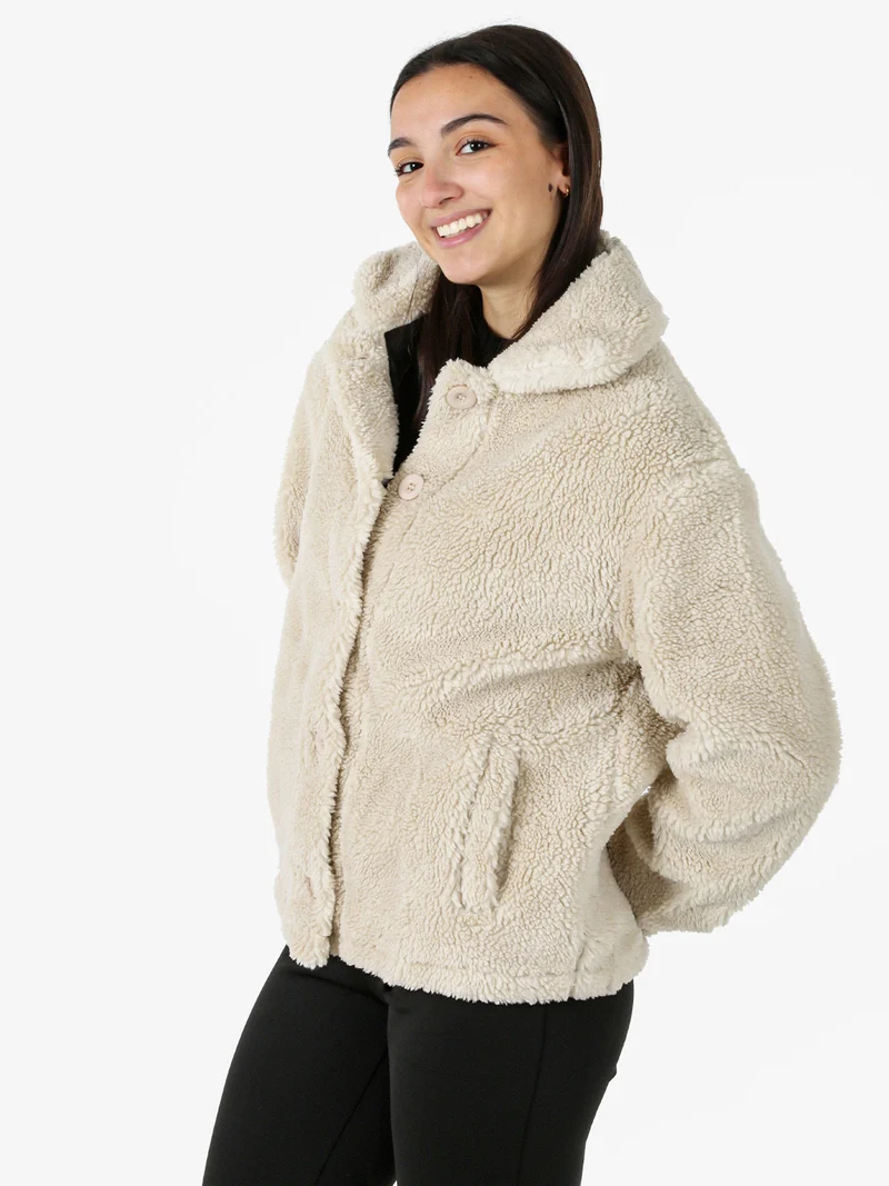Cappotto corto teddy da donna con bottoni - beige